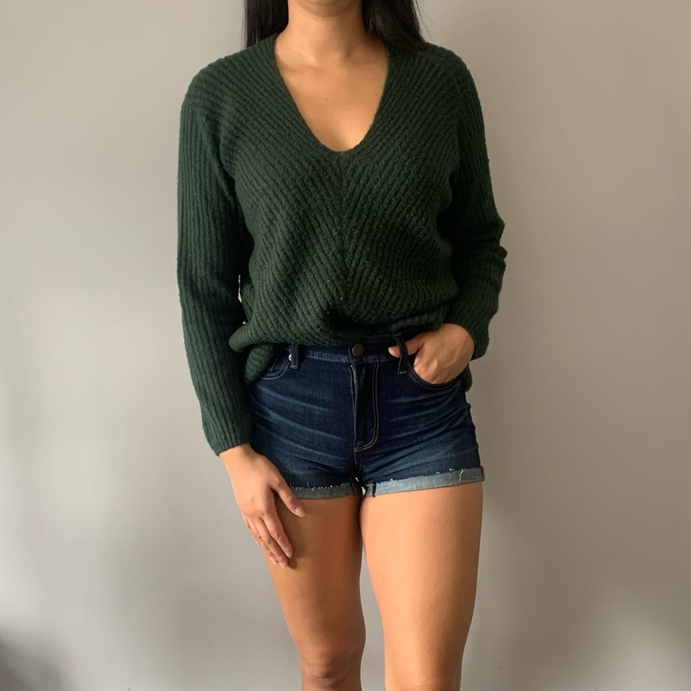 Urban Heritage Dark Green V-Neck Sweater